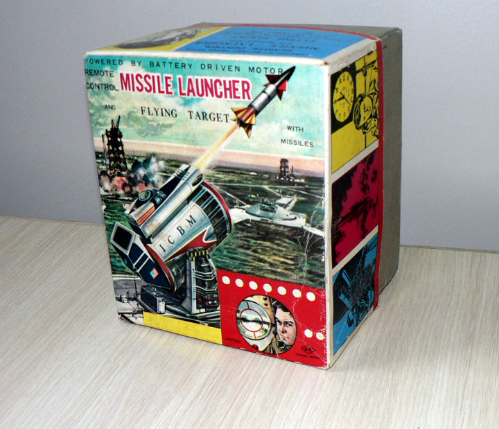 MISSILE LAUNCHER  WITH FLYING TARGET