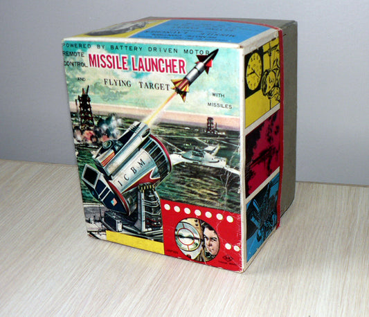 MISSILE LAUNCHER  WITH FLYING TARGET